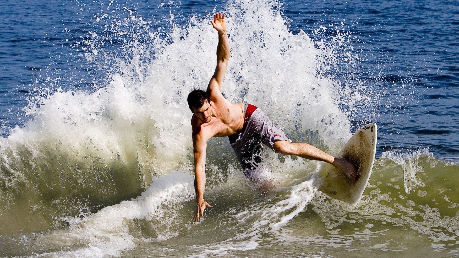 《Dota2》荣耀之巅决赛:谁将成为真正的王者?